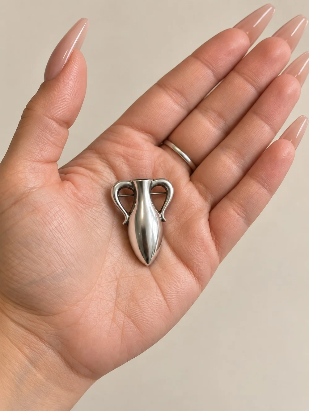 James Avery Retired Amphora Bud Vase Brooch Pin Sterling Silver 925 w/ Box